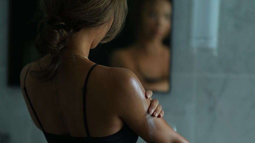 DIY Spray Tanning vs. Professional: What’s the Real Difference?