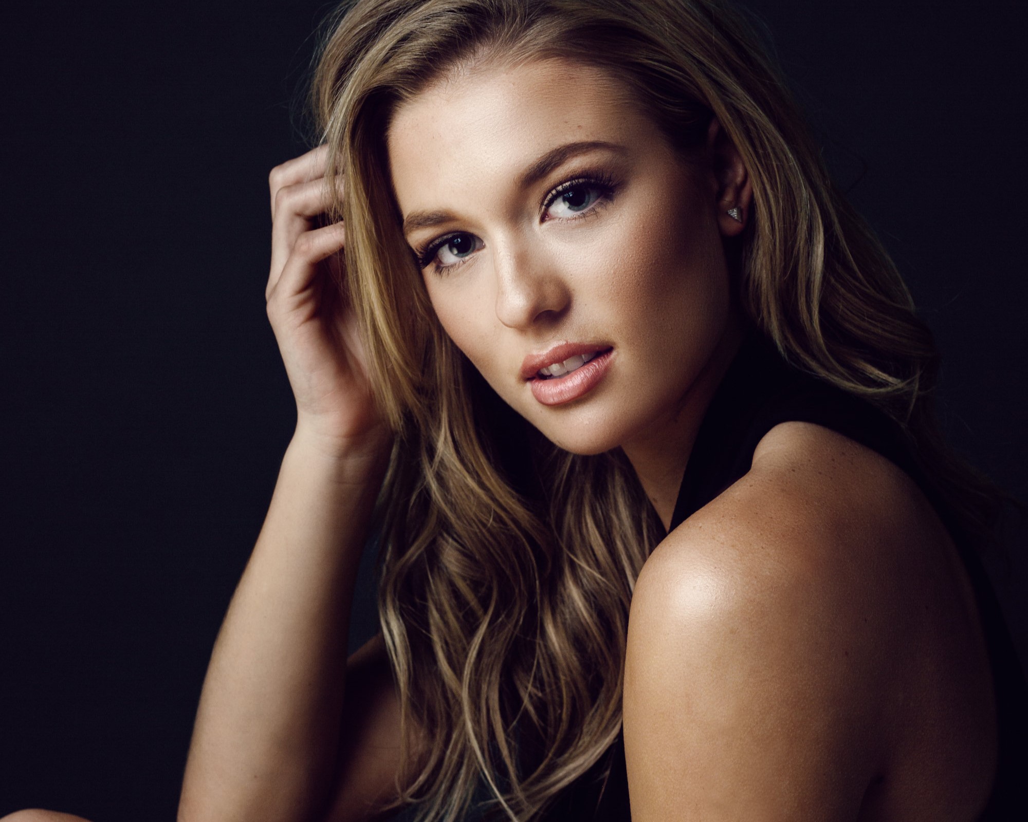 How Spray Tans Interact with Skin Conditions, Treatments & Cosmetics