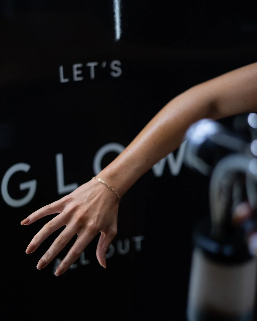 Tanning Beds vs. Spray Tanning: Which Is Safer and More Effective?