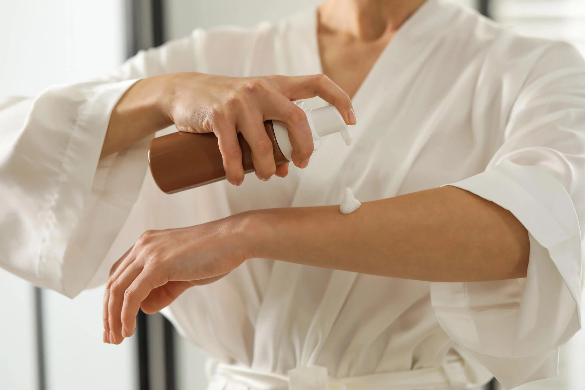 Tanning Beds vs. Spray Tanning: Which Is Safer and More Effective?